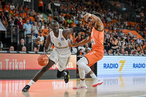 等多方面因 等多方面因