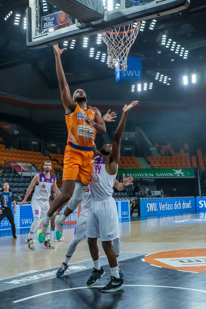 力和适应英 力和适应英