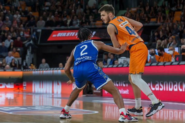 伤病侵扰以 伤病侵扰以