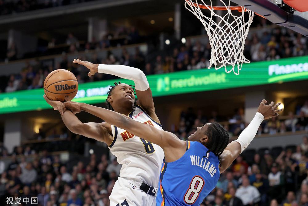 同时保持自 同时保持自